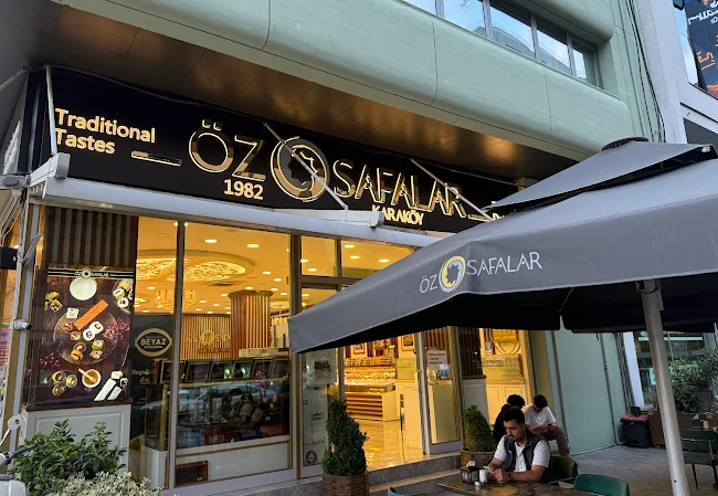 İstanbul Karaköy Street Store